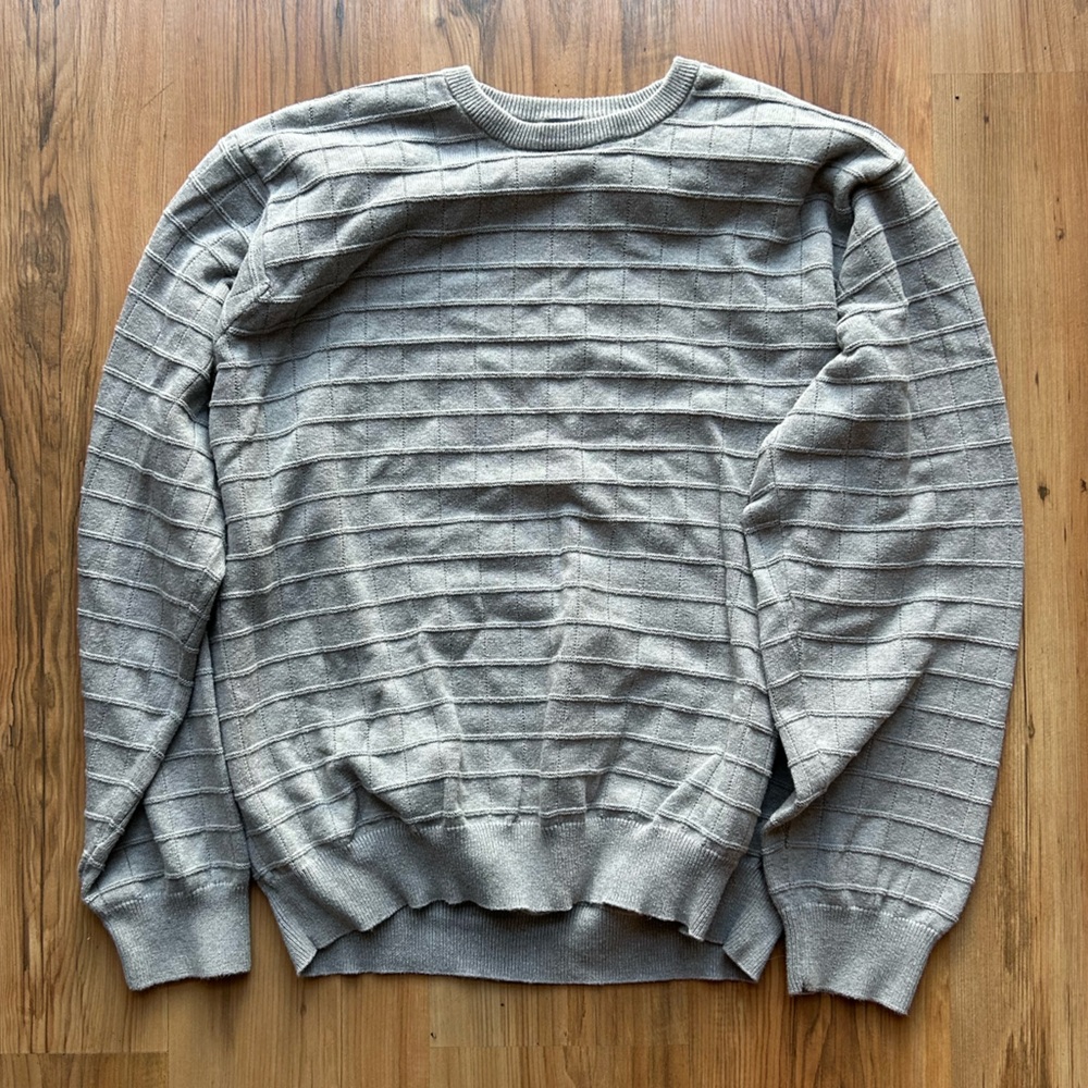 Arrow Light Gray Knit Top